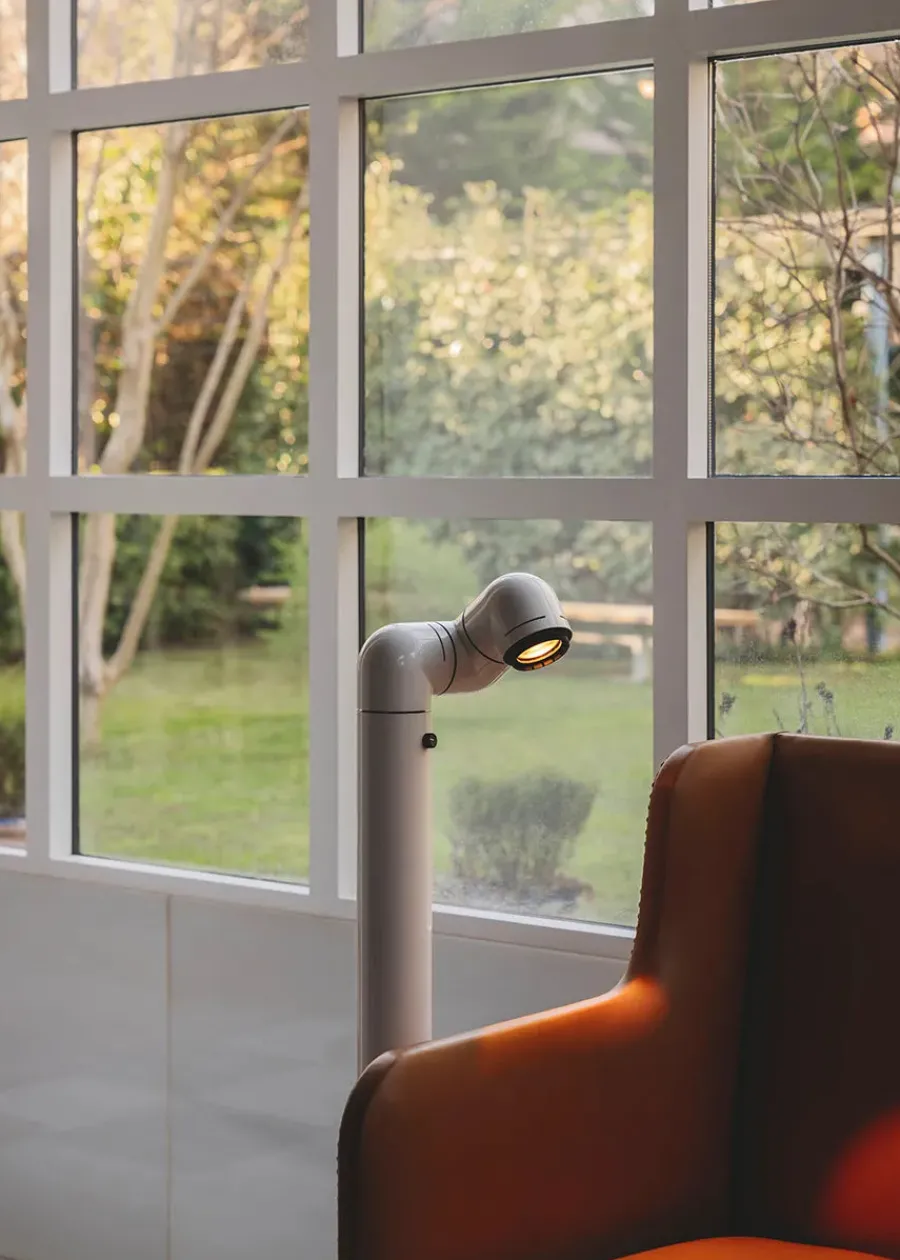 Tatu Alta Gulvlampe, white grey fra Santa and Cole<Santa & Cole New