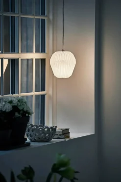 The Bouquet Pendel, medium fra<Le Klint Discount