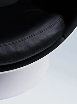 The Leather Ball Chair af Eero Aarnio<Eero Aarnio Originals Sale