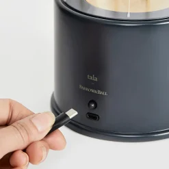 The Muse Portable Lampe, Solid Brass fra<Tala Hot