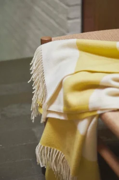 The Sweater Plaid, golden yellow fra<Silkeborg Uldspinderi Sale