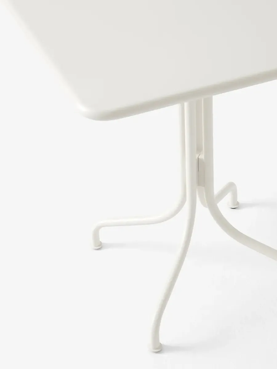 Thorvald SC97 Cafébord, 70x70 fra<&Tradition Outlet