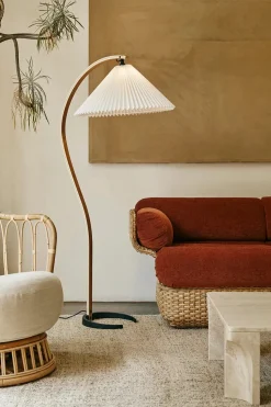 Timberline gulvlampe fra<GUBI Outlet