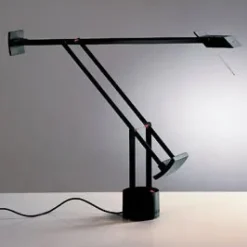 Tizio Bordlampe fra<Artemide Sale