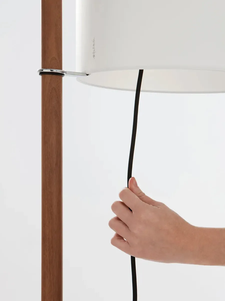 TMM Gulvlampe, eg fra Santa and Cole<Santa & Cole Online