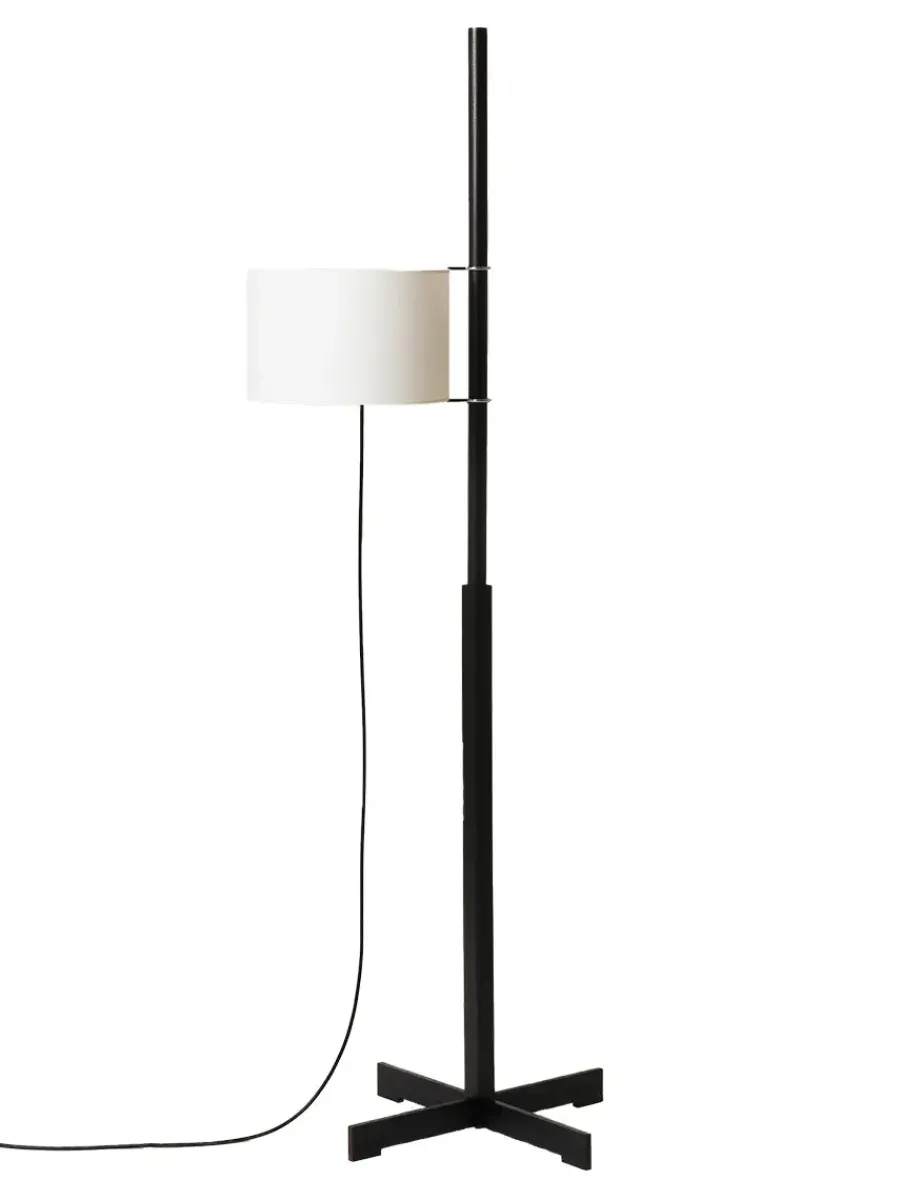 TMM Gulvlampe, valnød fra Santa and Cole<Santa & Cole Hot