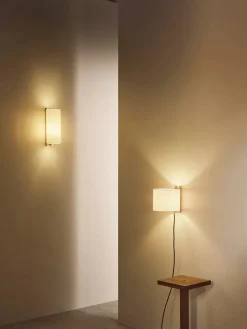 TMM Largo Væglampe, valnød fra Santa and Cole<Santa & Cole Online