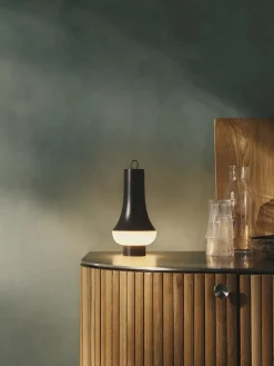 Tomoshi Portable, dark brown fra<Louis Poulsen Hot