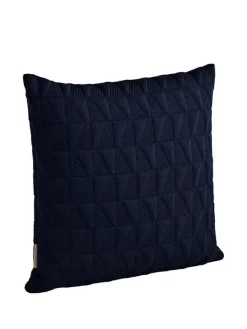 Trapez Pude 50x50 i midnight blue af Arne Jacobsen<Fritz Hansen Clearance