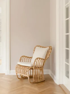 Tulip Lænestol af Tove Kindt Larsen<Sika-Design