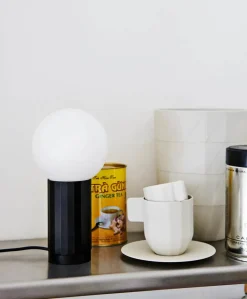 Turn On bordlampe fra<HAY Hot