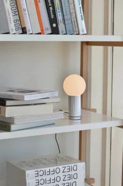 Turn On bordlampe fra<HAY Hot