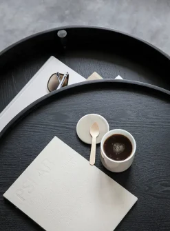 Turning Table, white oak fra<Audo Copenhagen Best