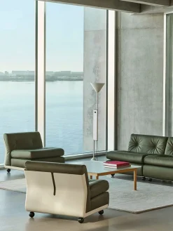 Twist Floor Lamp fra<HAY New