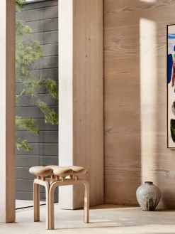 Utzon Stool fra<Fritz Hansen New