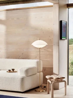 Utzon Stool fra<Fritz Hansen New