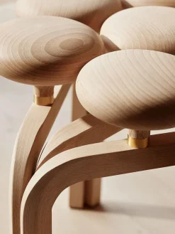 Utzon Stool fra<Fritz Hansen New