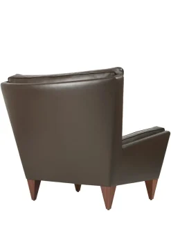 V11 Lounge Chair, smooth leather cream fra<GUBI Hot