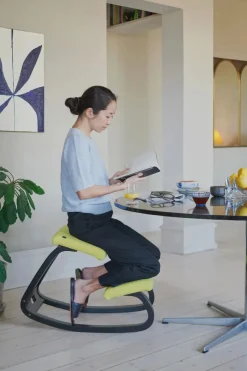 Variable balans stol, dark brown wood/revive 194 fra<Variér Clearance