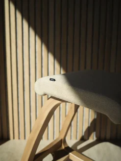 Variable Stol, light brown/vidar fra Varier Furniture<Variér Discount