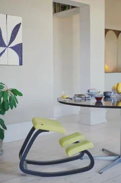 Variable Stol, light brown/vidar fra Varier Furniture<Variér Discount