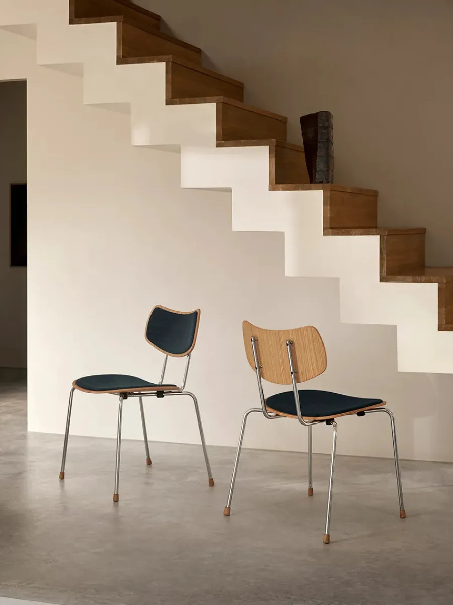 Vega Stol, mood 01104/krom fra<Carl Hansen & Søn Online
