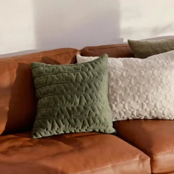 Vertigo Pude 60x40 i sand af Arne Jacobsen<Fritz Hansen Discount