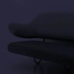 Vægsofa af Finn Juhl<House of Finn Juhl Sale