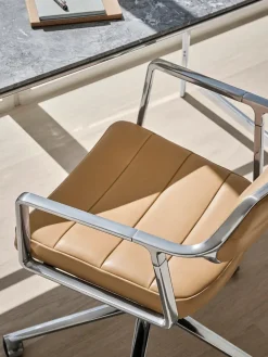 453 Swivel+ Chair m/hjul, camel læder fra<Vipp