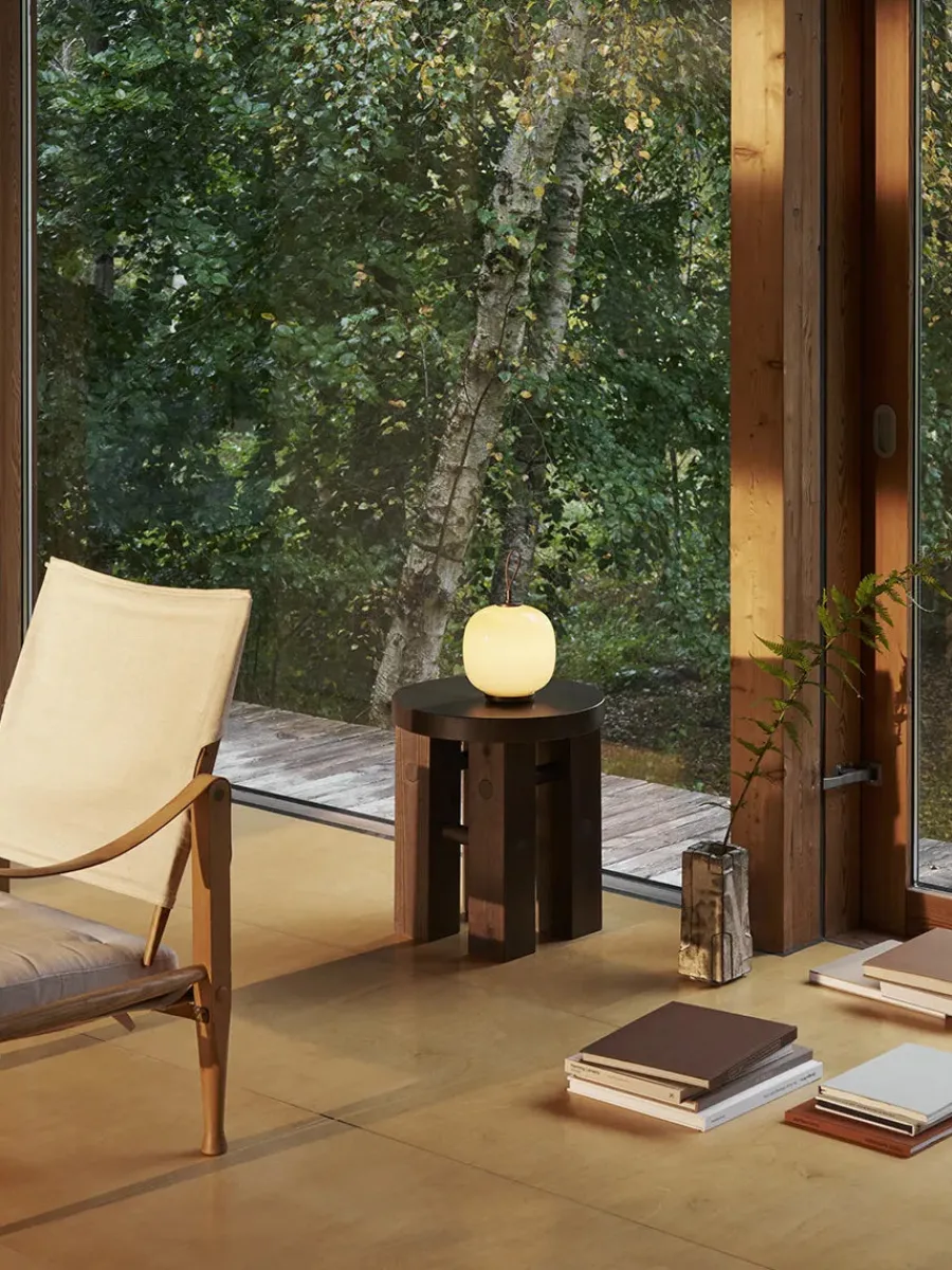 VL45 Radiohus Portable Lamp, pale yellow fra<Louis Poulsen New