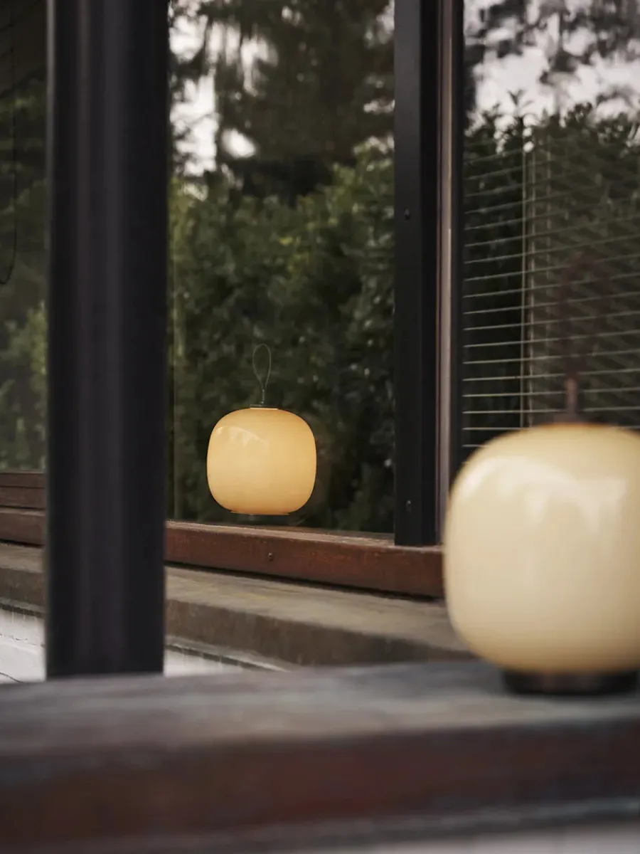 VL45 Radiohus Portable Lamp, pale yellow fra<Louis Poulsen New