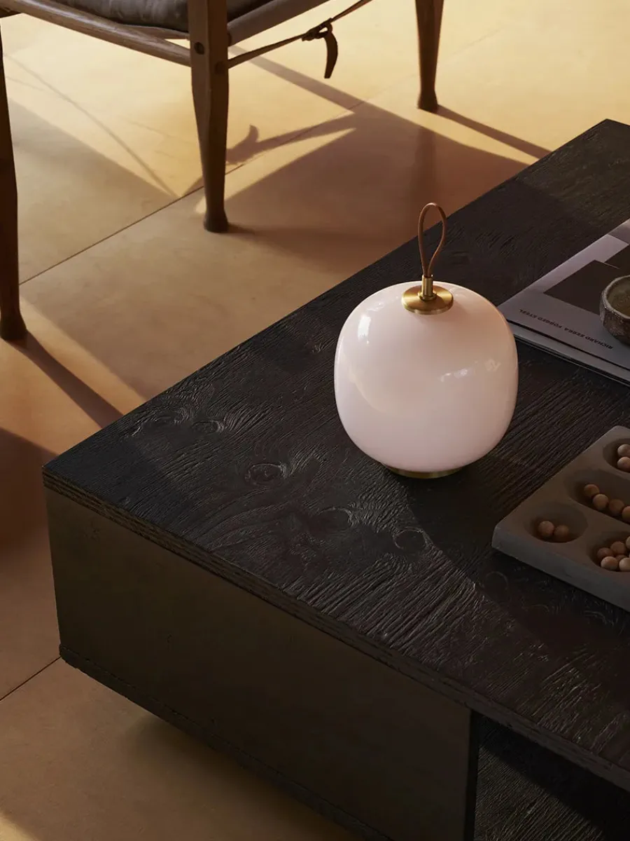 VL45 Radiohus Portable Lamp, pale rose fra<Louis Poulsen