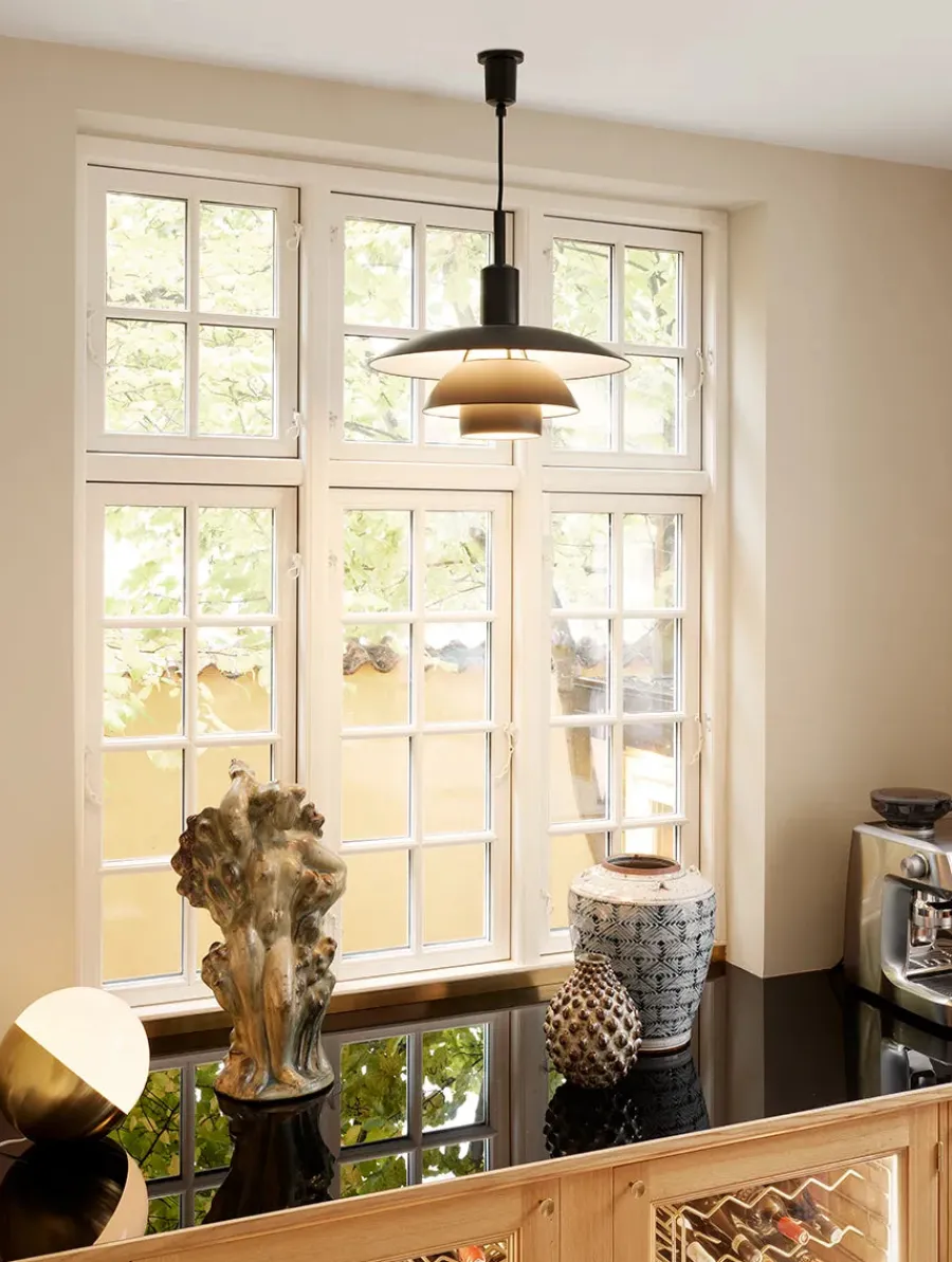 VL Studio bord/gulv fra<Louis Poulsen New