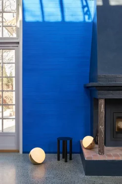 VL Studio bord/gulv fra<Louis Poulsen New