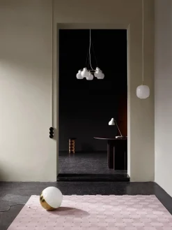 VL Studio væg fra<Louis Poulsen Outlet