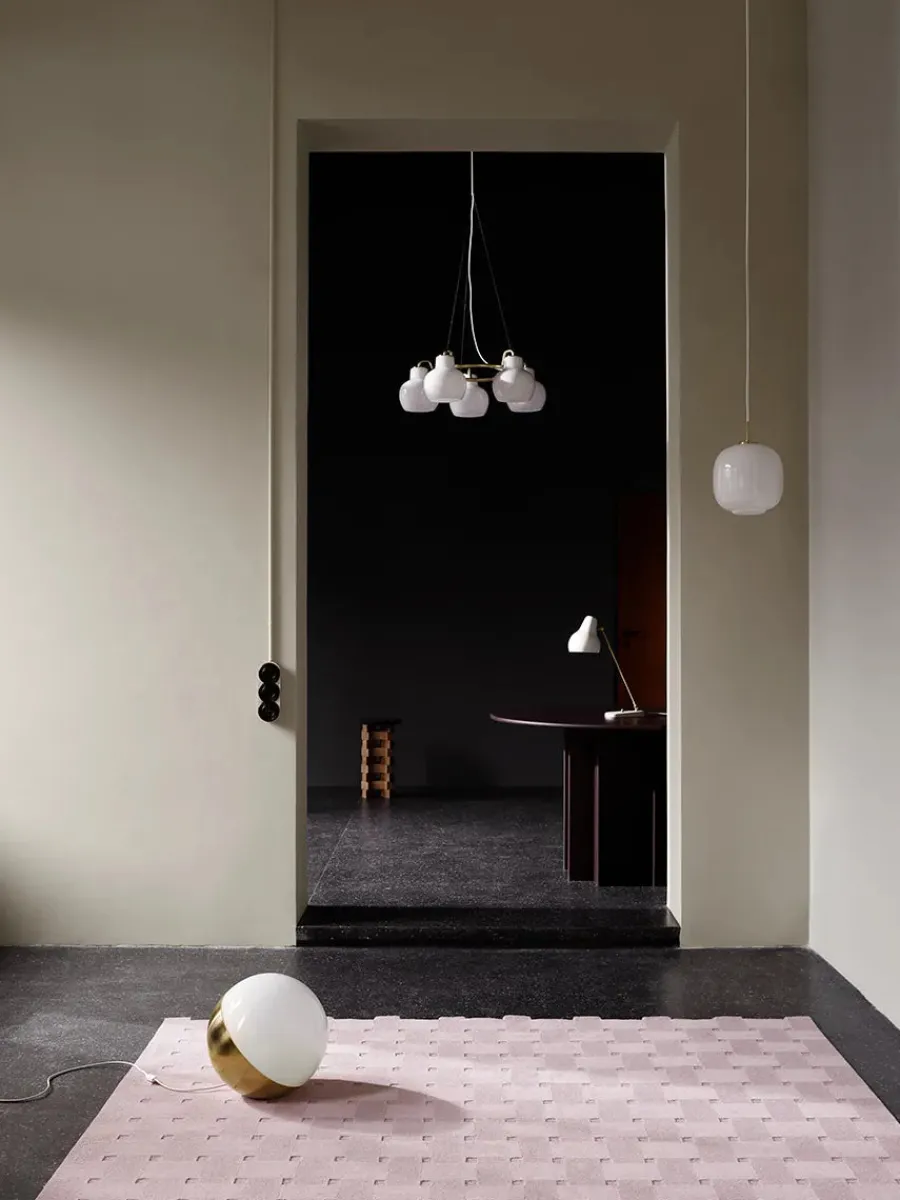 VL Studio væg fra<Louis Poulsen Outlet