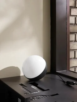 VL Studio væg fra<Louis Poulsen Outlet