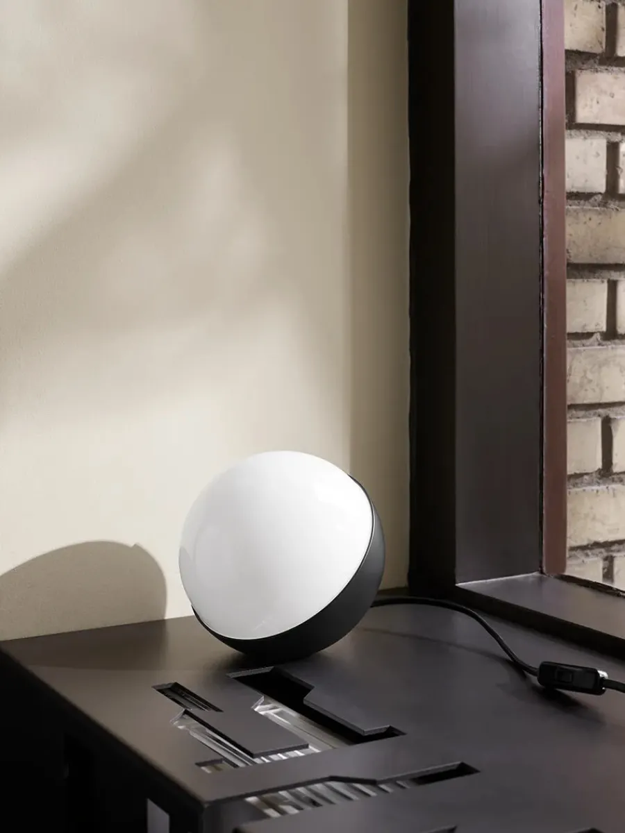 VL Studio væg fra<Louis Poulsen Outlet