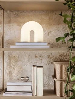 Vuelta bordlampe fra<Ferm Living New