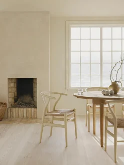 Y-stol CH24 Soft Barley af Hans J. Wegner<Carl Hansen & Søn