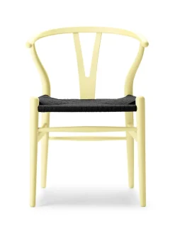Y-stol CH24 Soft Barley med sort flet af Hans J. Wegner<Carl Hansen & Søn Best