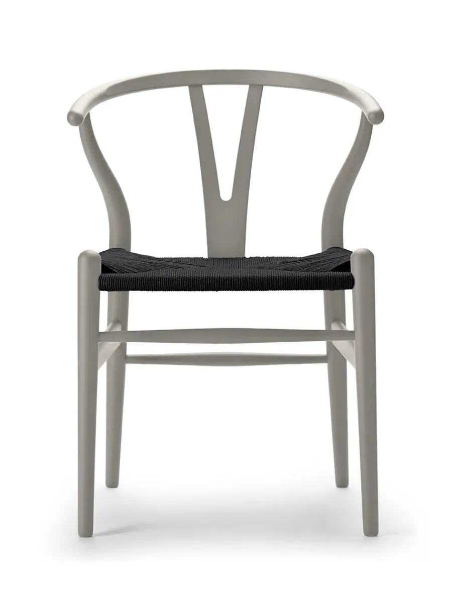 Y-stol CH24 Soft Barley med sort flet af Hans J. Wegner<Carl Hansen & Søn Best