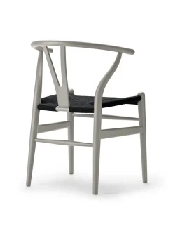 Y-stol CH24 Soft Barley med sort flet af Hans J. Wegner<Carl Hansen & Søn Best