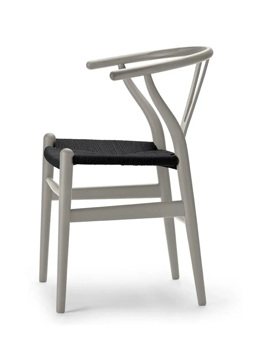 Y-stol CH24 Soft Barley med sort flet af Hans J. Wegner<Carl Hansen & Søn Best