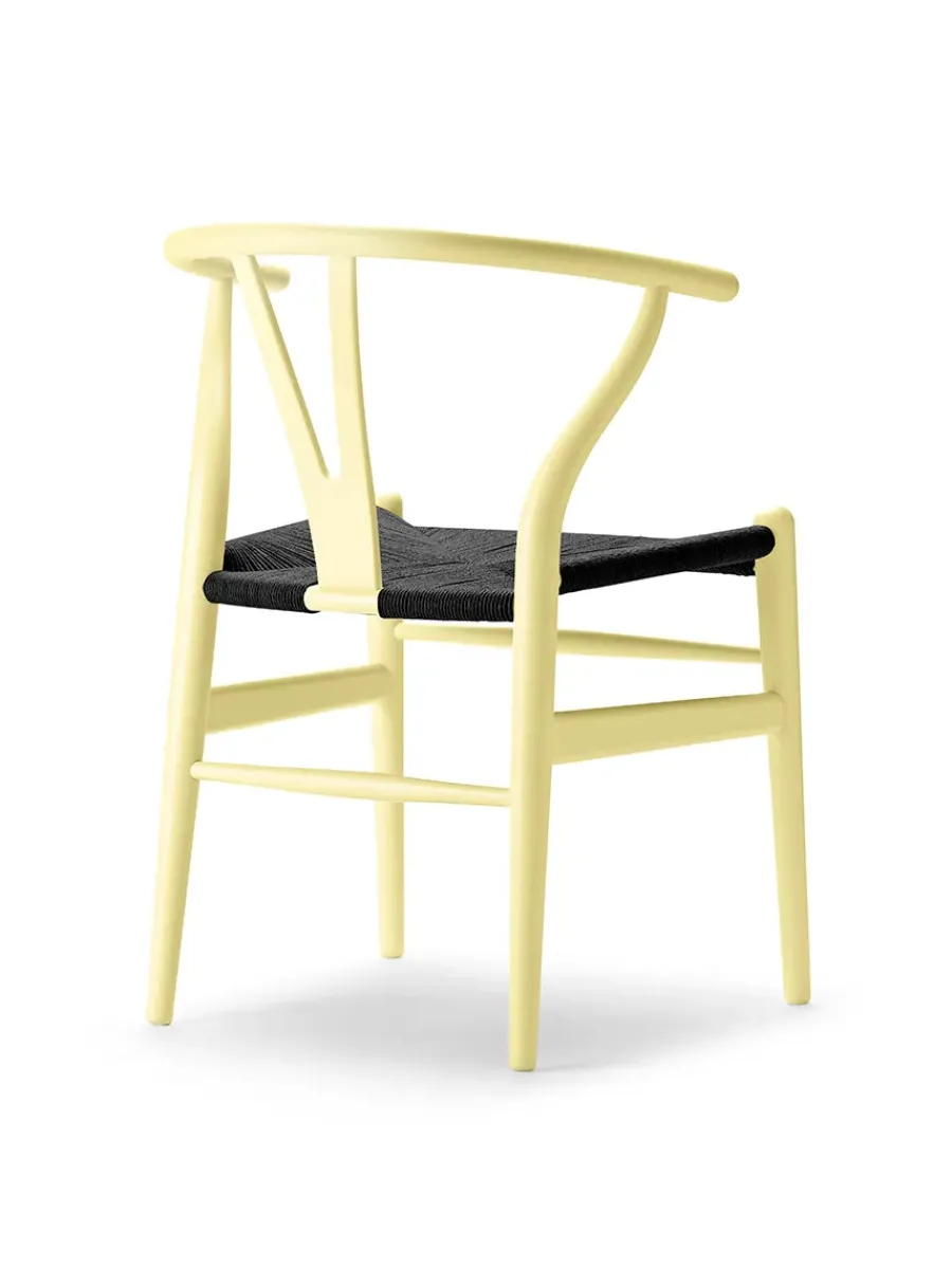 Y-stol CH24 Soft Natural White med sort flet af Hans J. Wegner<Carl Hansen & Søn Clearance