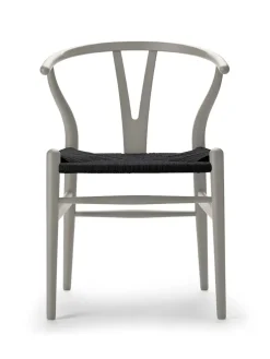 Y-stol CH24 Soft Natural White med sort flet af Hans J. Wegner<Carl Hansen & Søn Clearance