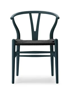 Y-stol CH24 Soft Pewter med sort flet af Hans J. Wegner<Carl Hansen & Søn Clearance