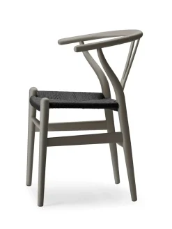 Y-stol CH24 Soft Pewter med sort flet af Hans J. Wegner<Carl Hansen & Søn Clearance