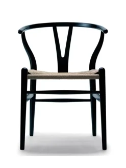 Y-stol CH24, sort bøg af Hans J. Wegner<Carl Hansen & Søn Best