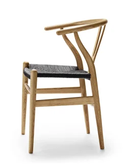 Y-stol CH24, sort eg med sort flet af Hans J. Wegner<Carl Hansen & Søn